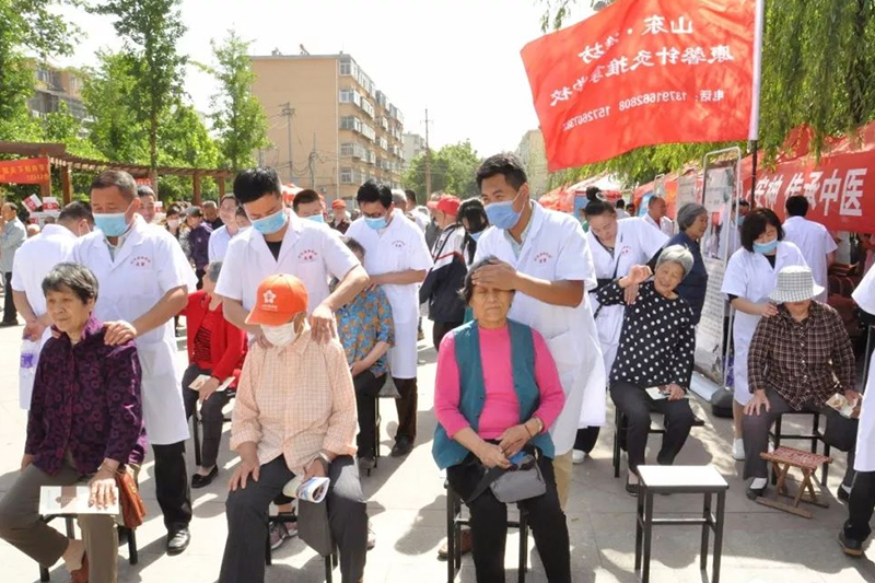 学员爱心公益活动